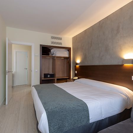 Apartamentos Recoletos Madrid Eksteriør billede