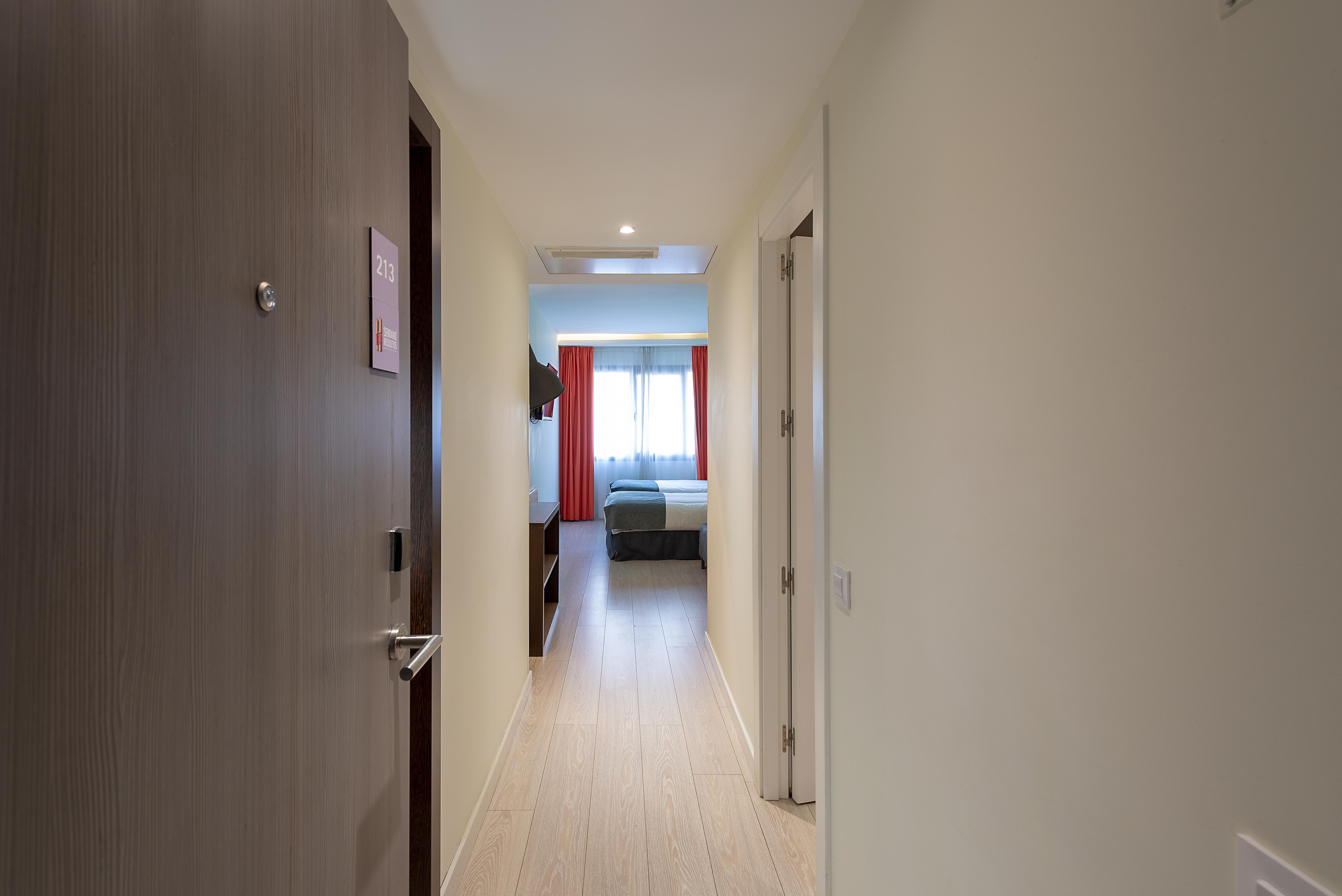 Apartamentos Recoletos Madrid Eksteriør billede