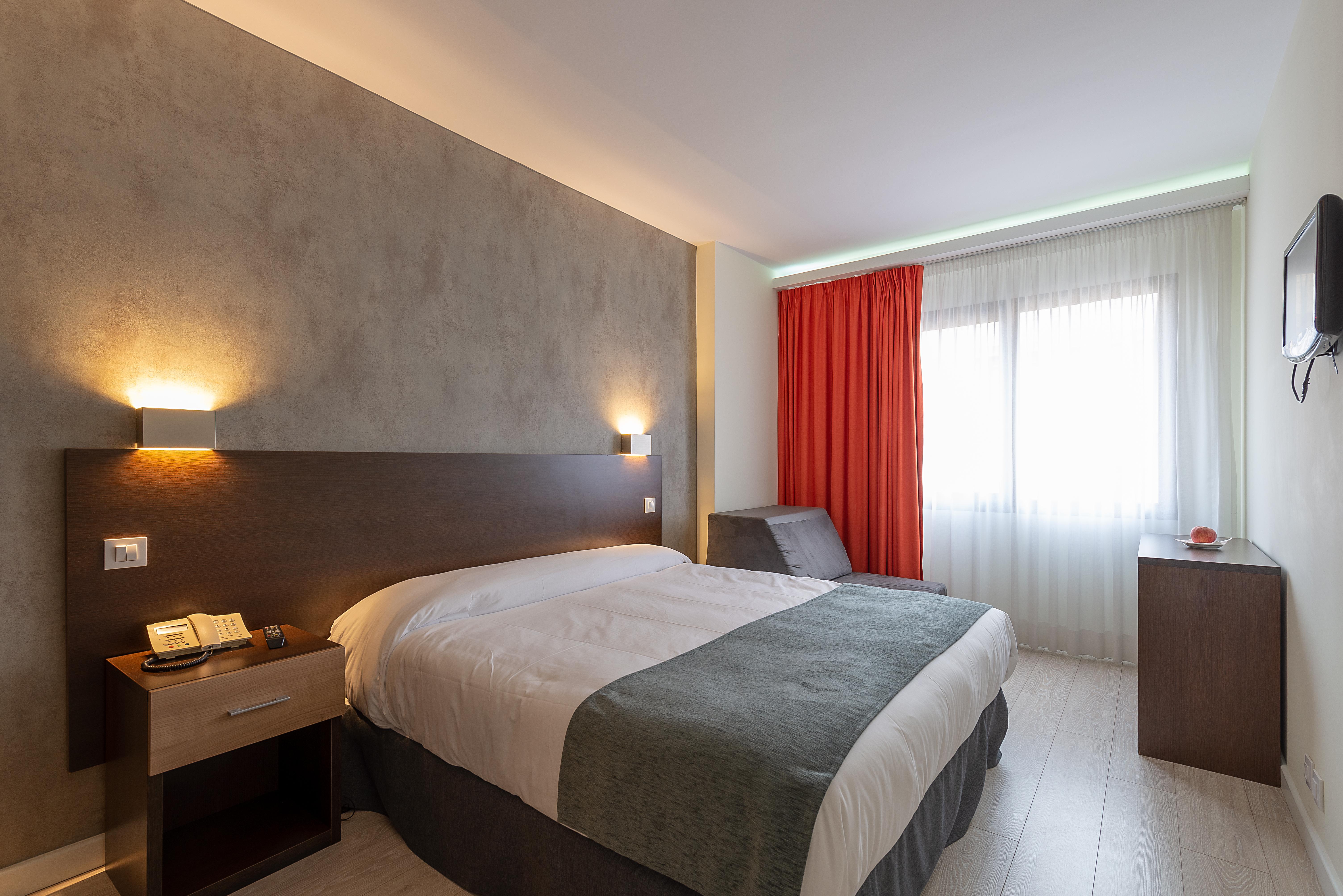 Apartamentos Recoletos Madrid Eksteriør billede