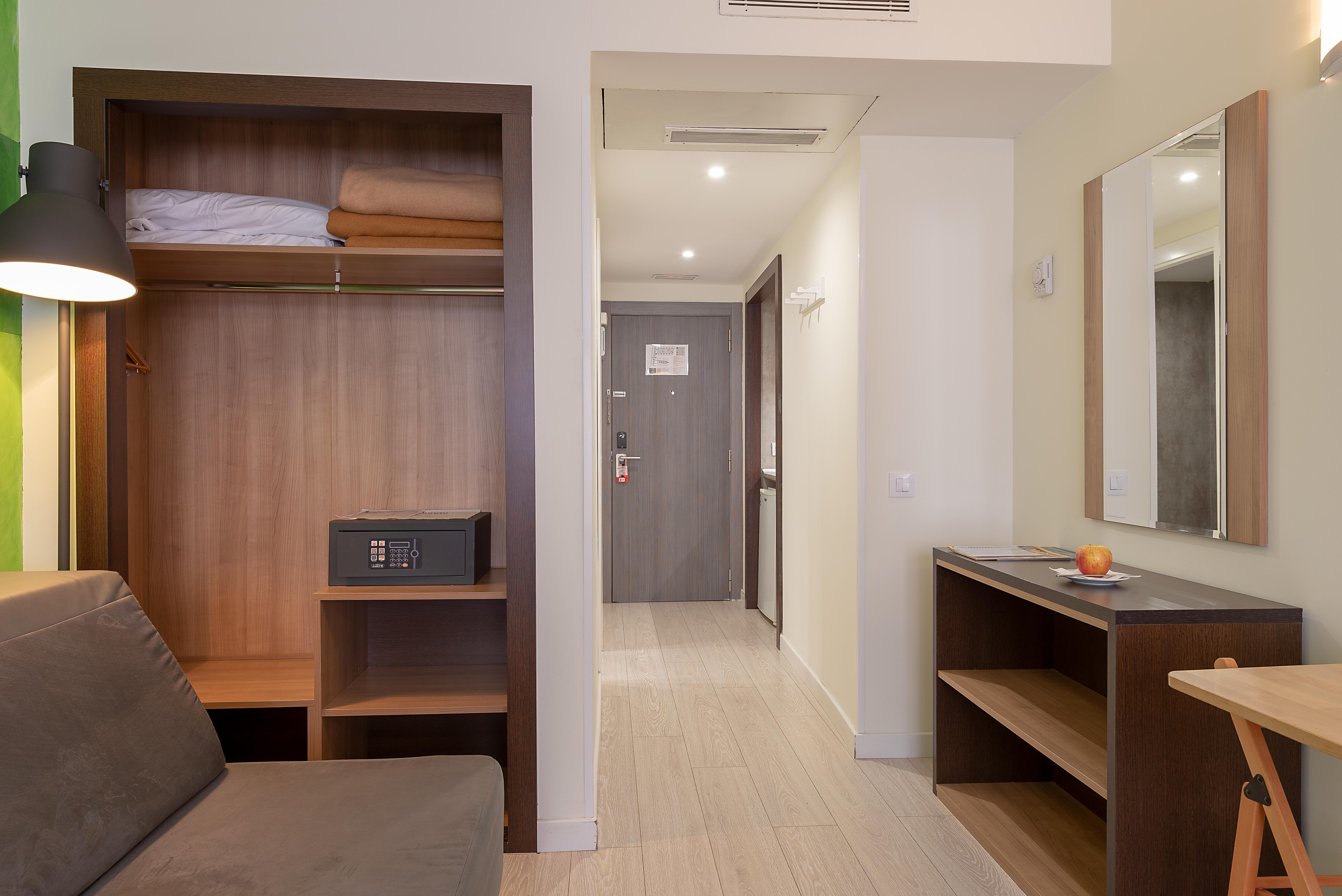 Apartamentos Recoletos Madrid Eksteriør billede