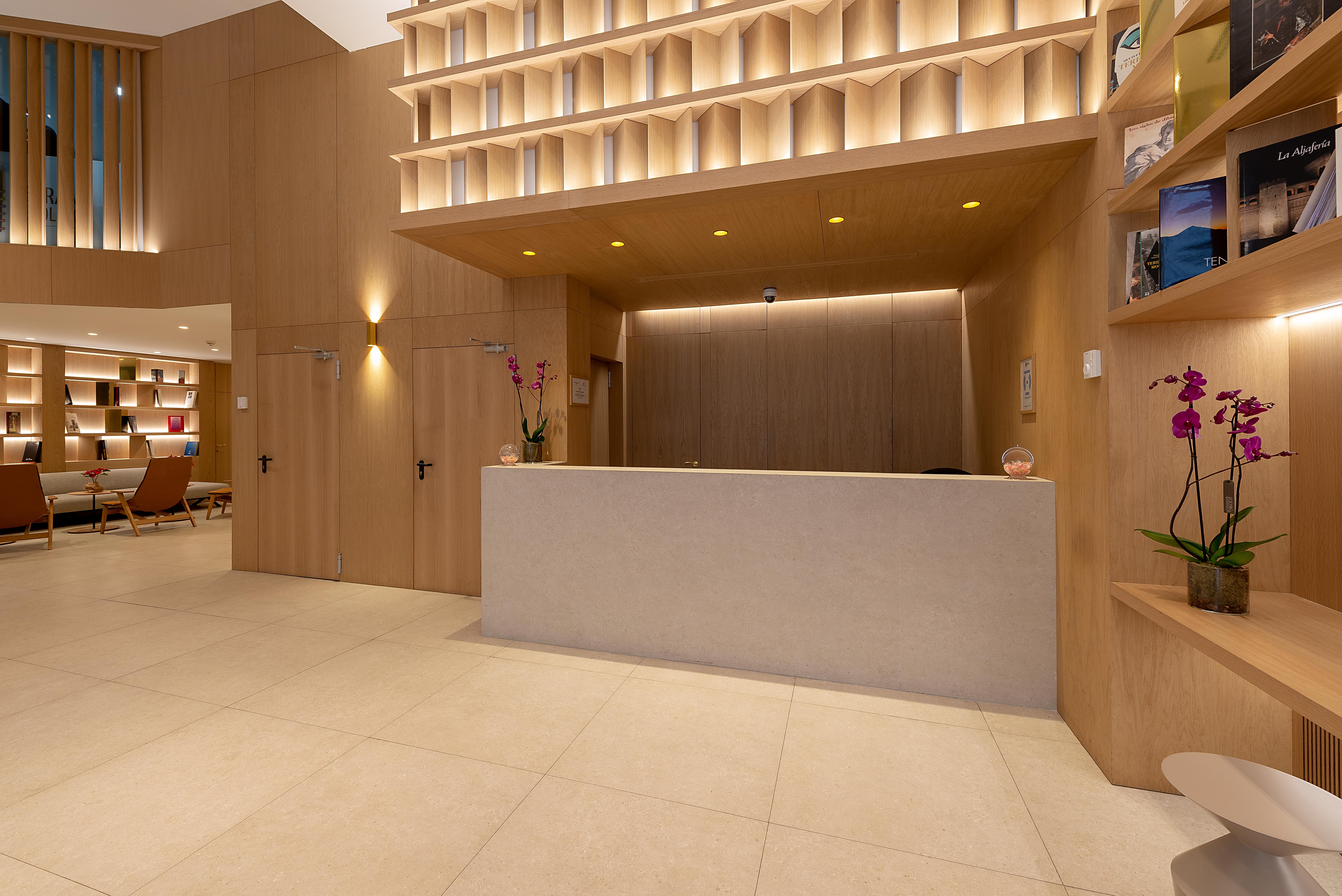 Apartamentos Recoletos Madrid Eksteriør billede