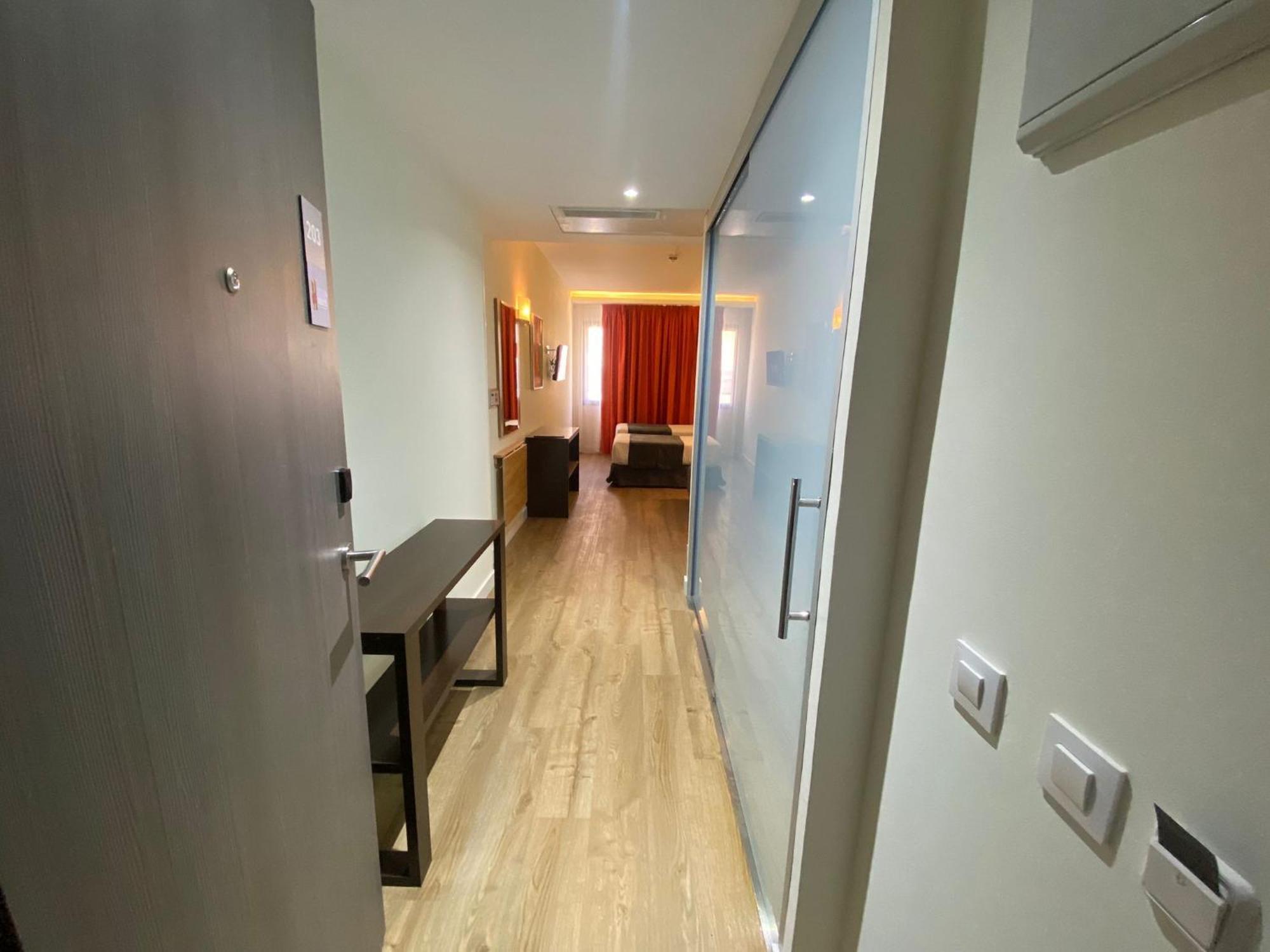 Apartamentos Recoletos Madrid Eksteriør billede