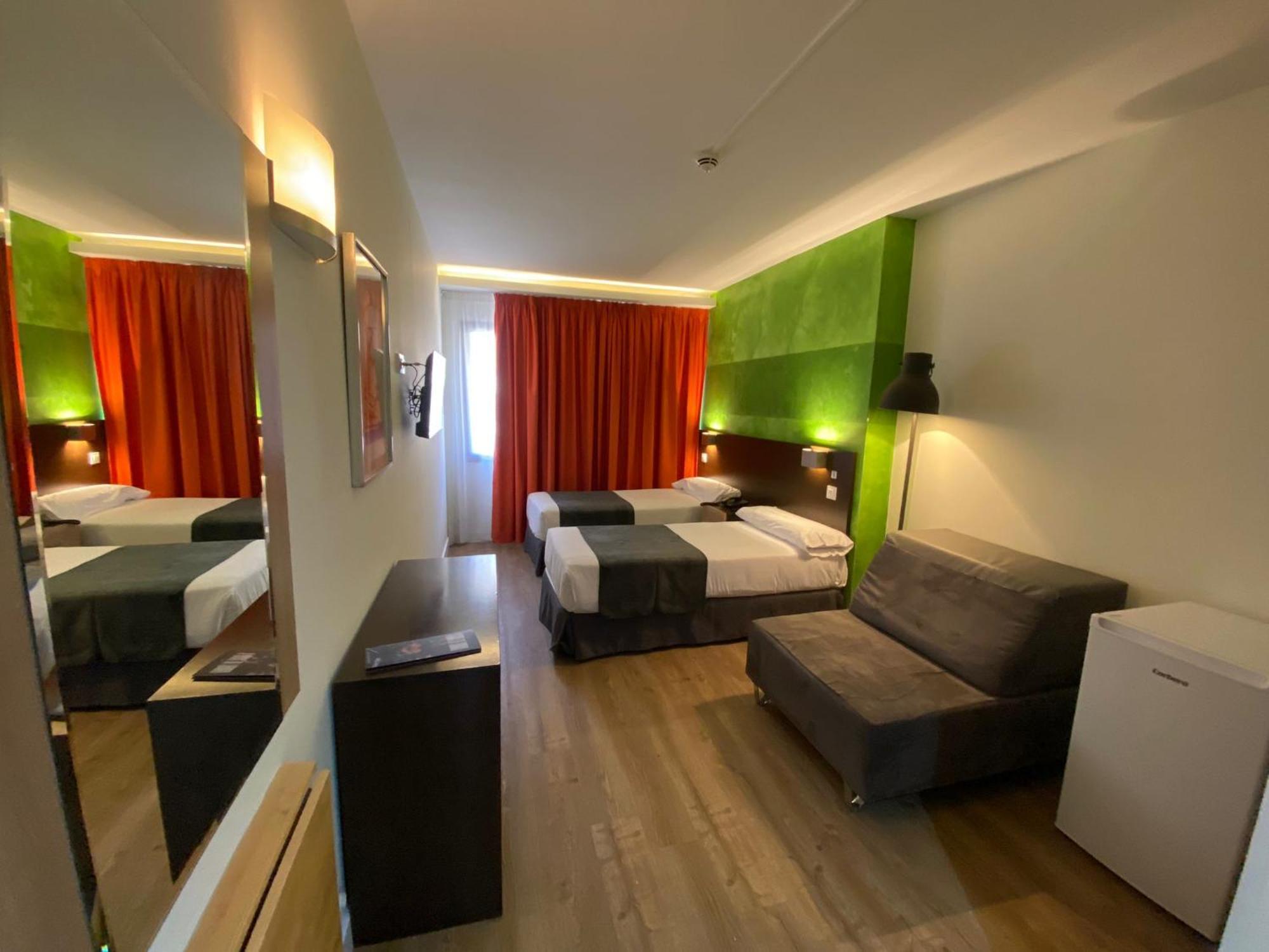 Apartamentos Recoletos Madrid Eksteriør billede