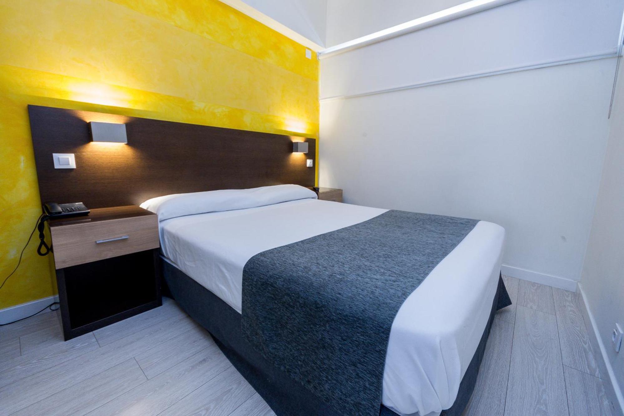Apartamentos Recoletos Madrid Eksteriør billede