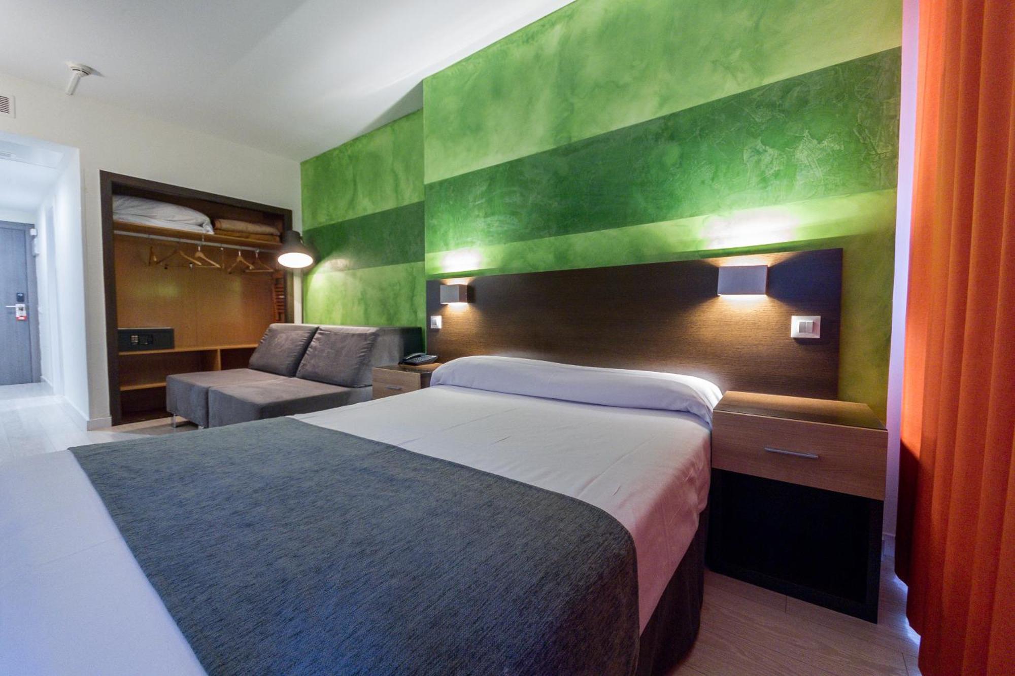 Apartamentos Recoletos Madrid Eksteriør billede